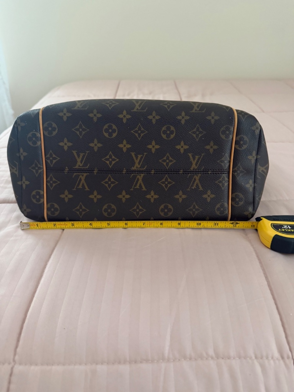 Louis Vuitton Totally MM - Picture 16 of 16